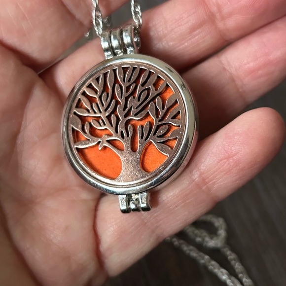 Silver tone “Tree of life” necklaces - Picture 10 of 11
